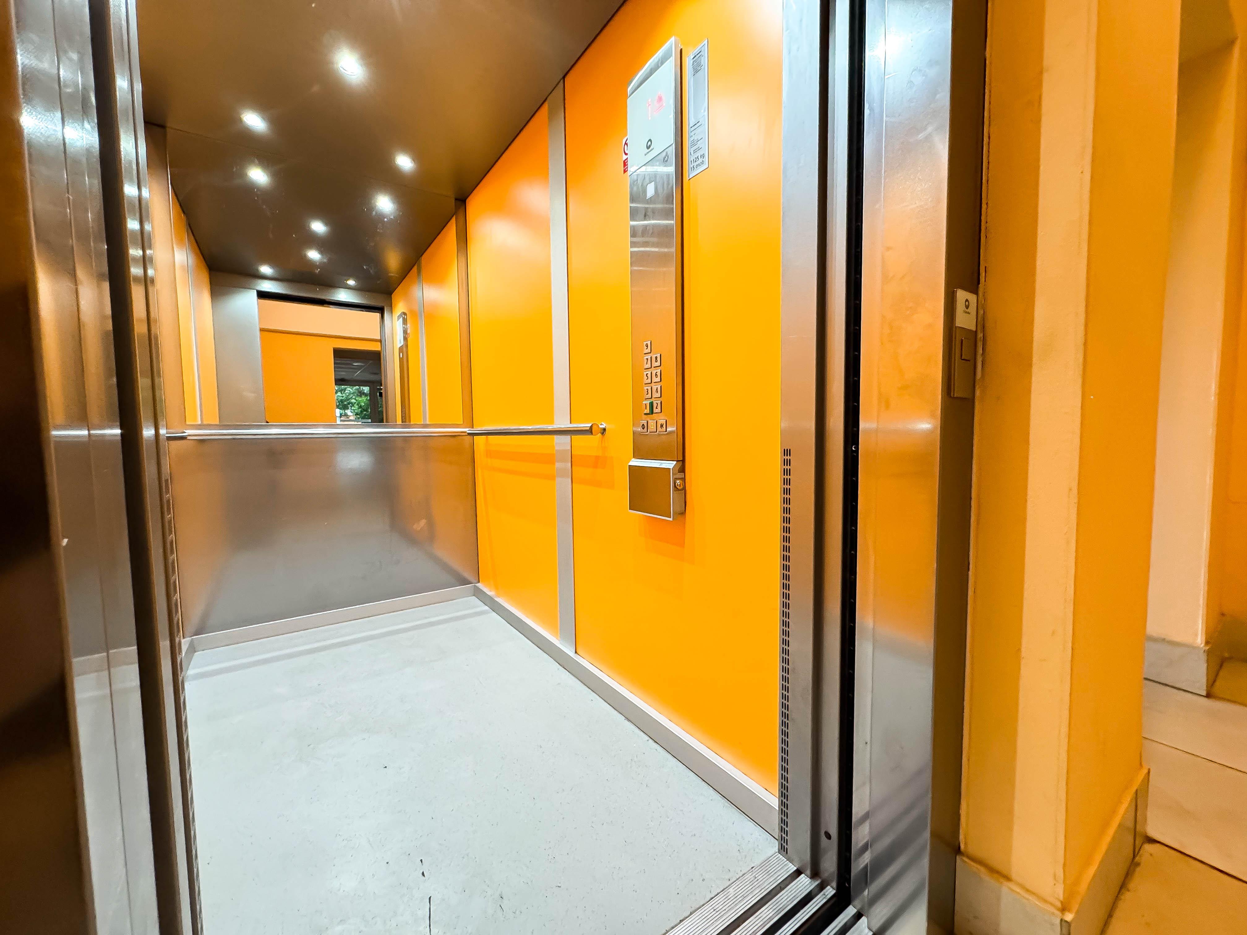 Offer gallery image 9