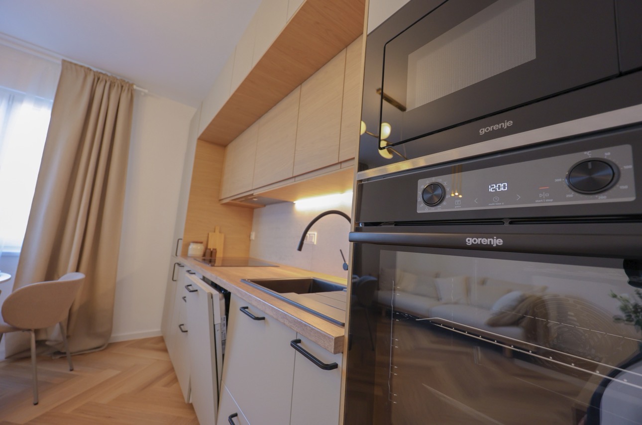 Offer gallery image 6